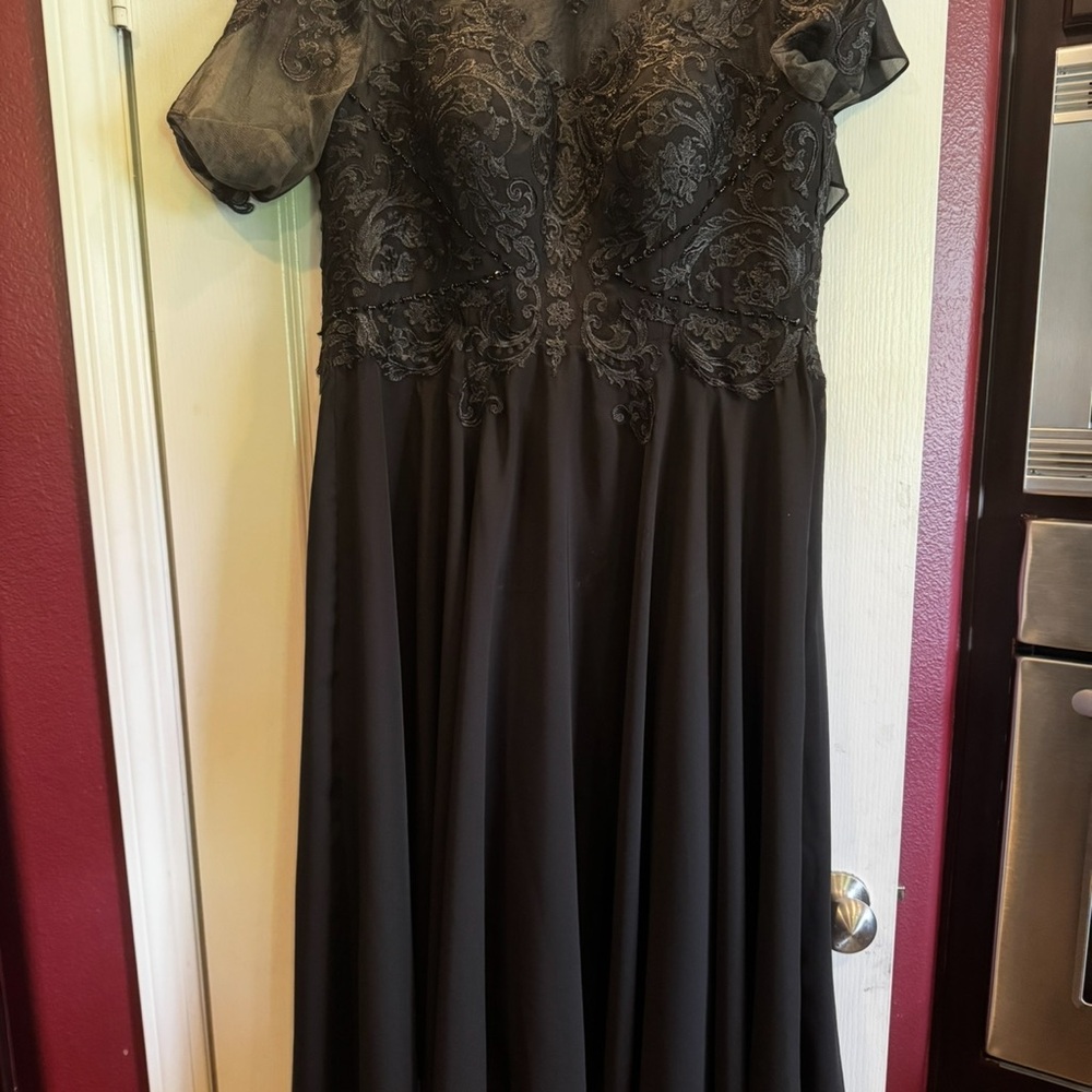 NWT Black Lace Evening Gown - Picture 3 of 8